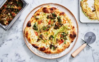 Pizza végétarienne au chou et champignons épicés