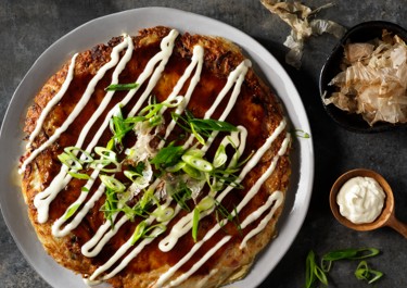 Okonomiyaki - japansk vitkålspannkaka
