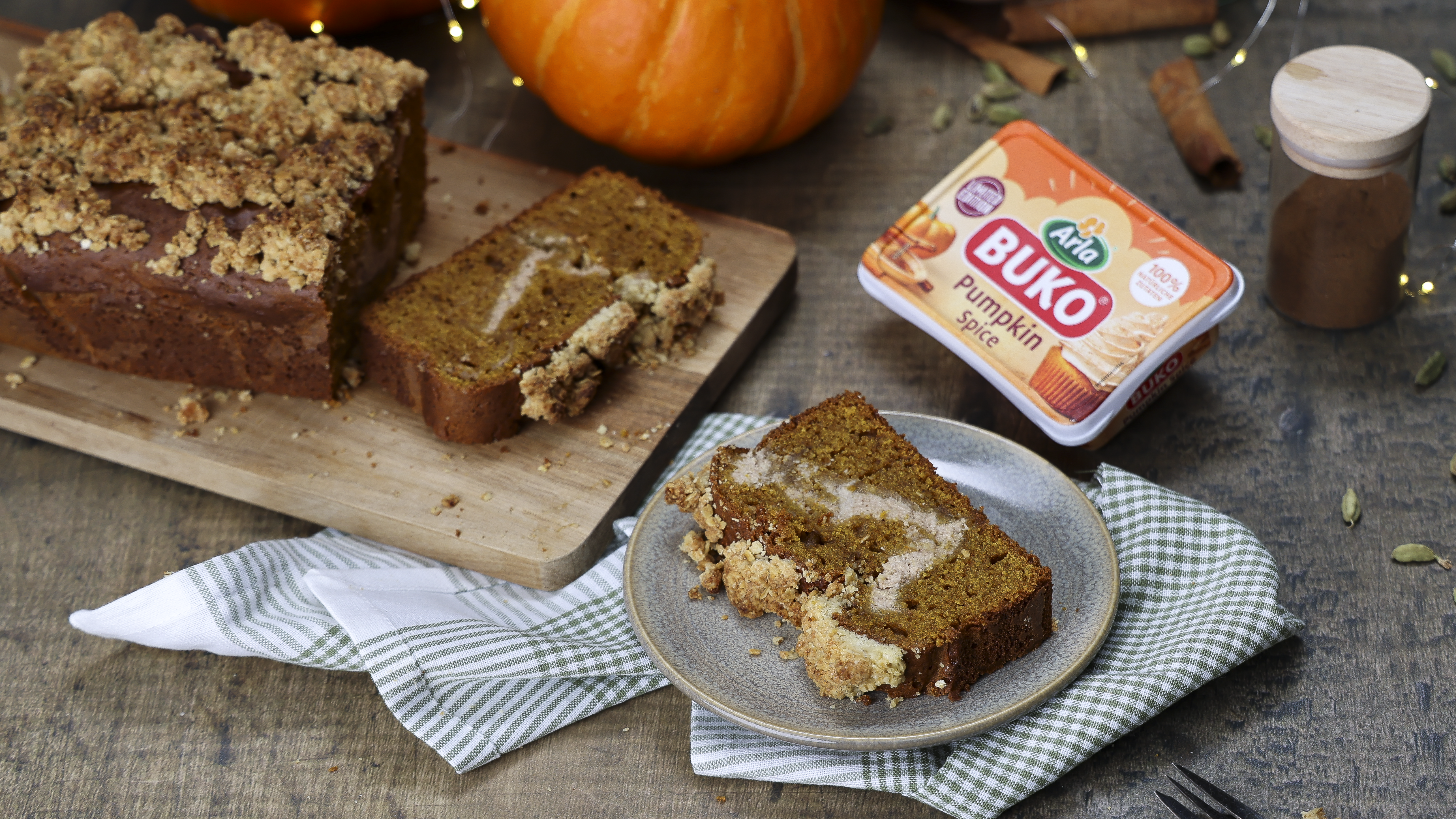 Kürbiskuchen mit Pumpkin Spice Frischkäsefüllung