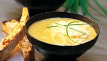 Thaisoppa med chilibröd