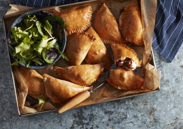 Pirogger med kød og spirer