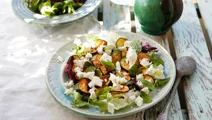 Zucchinisallad med harissa och fetaost