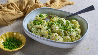 Ljummen potatissallad med crème fraiche