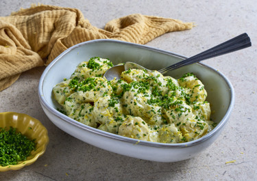 Ljummen potatissallad med crème fraiche