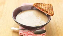 Svampsoppa med skinktoast