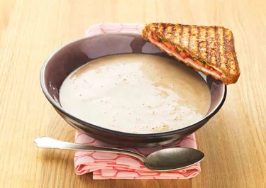 Svampsoppa med skinktoast