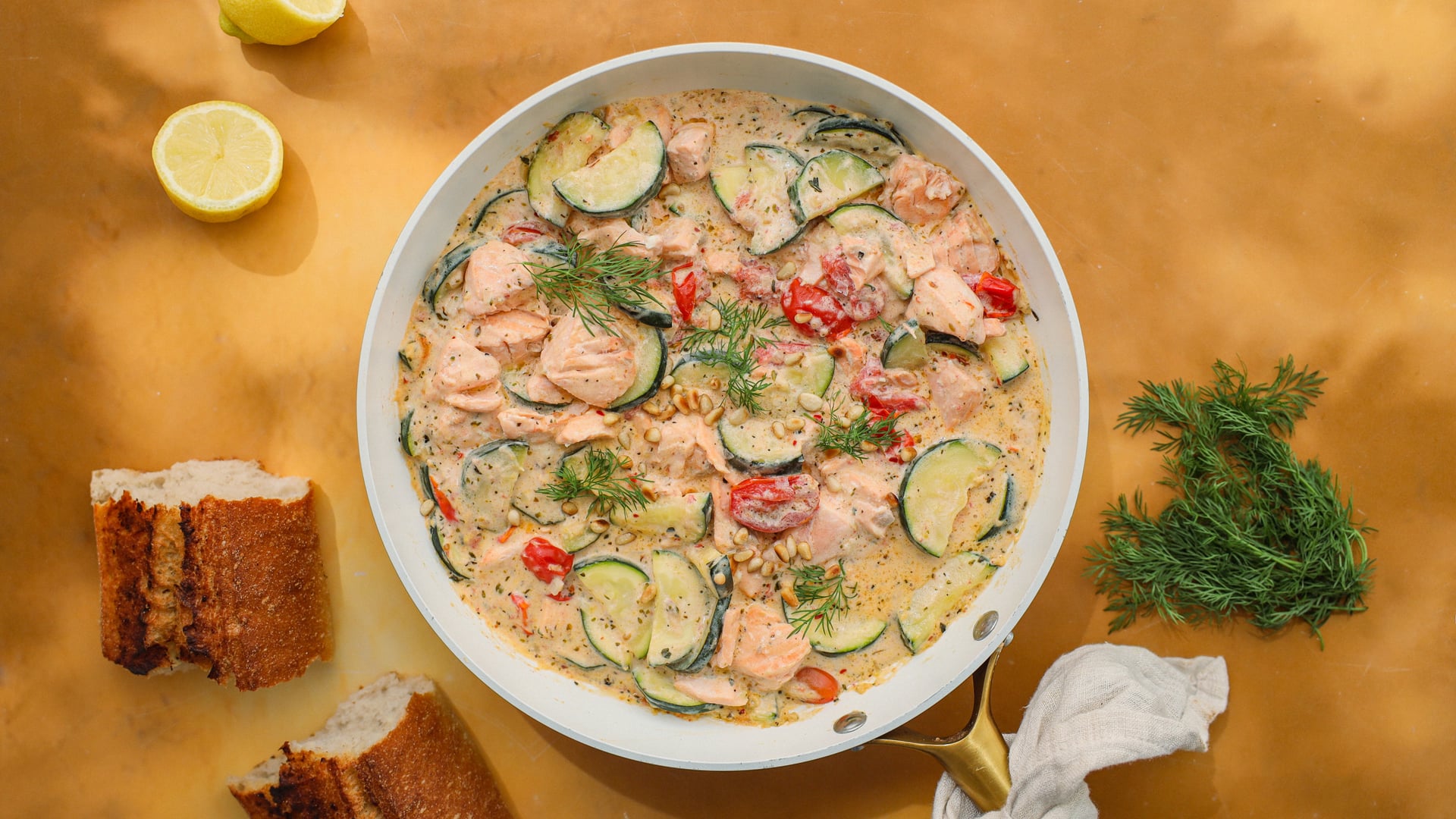 Zucchini-Lachs-Pfanne