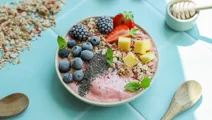 Lactofree fruit smoothie bowl