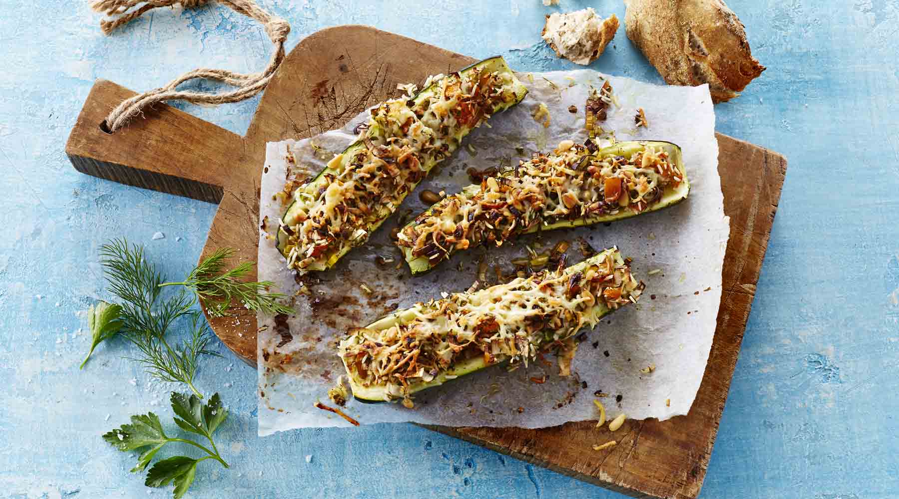 Vegetarisch gefüllte Zucchini
