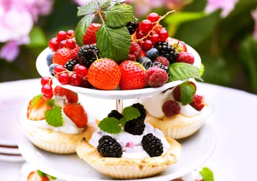 Pavlova med bärgrädde