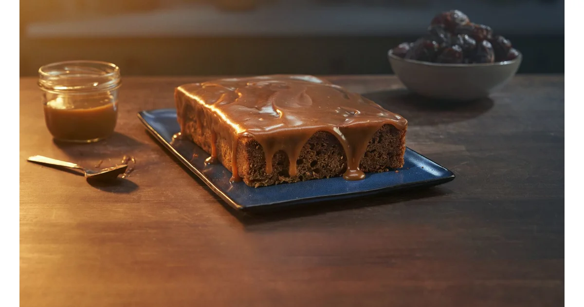 STICKY DATE CAKE