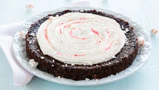 Glutenfri kladdkaka med mandelmjöl och polkagris