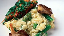 Risotto ja yrttiset kanavartaat