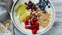 Kefir met havermout en vers fruit