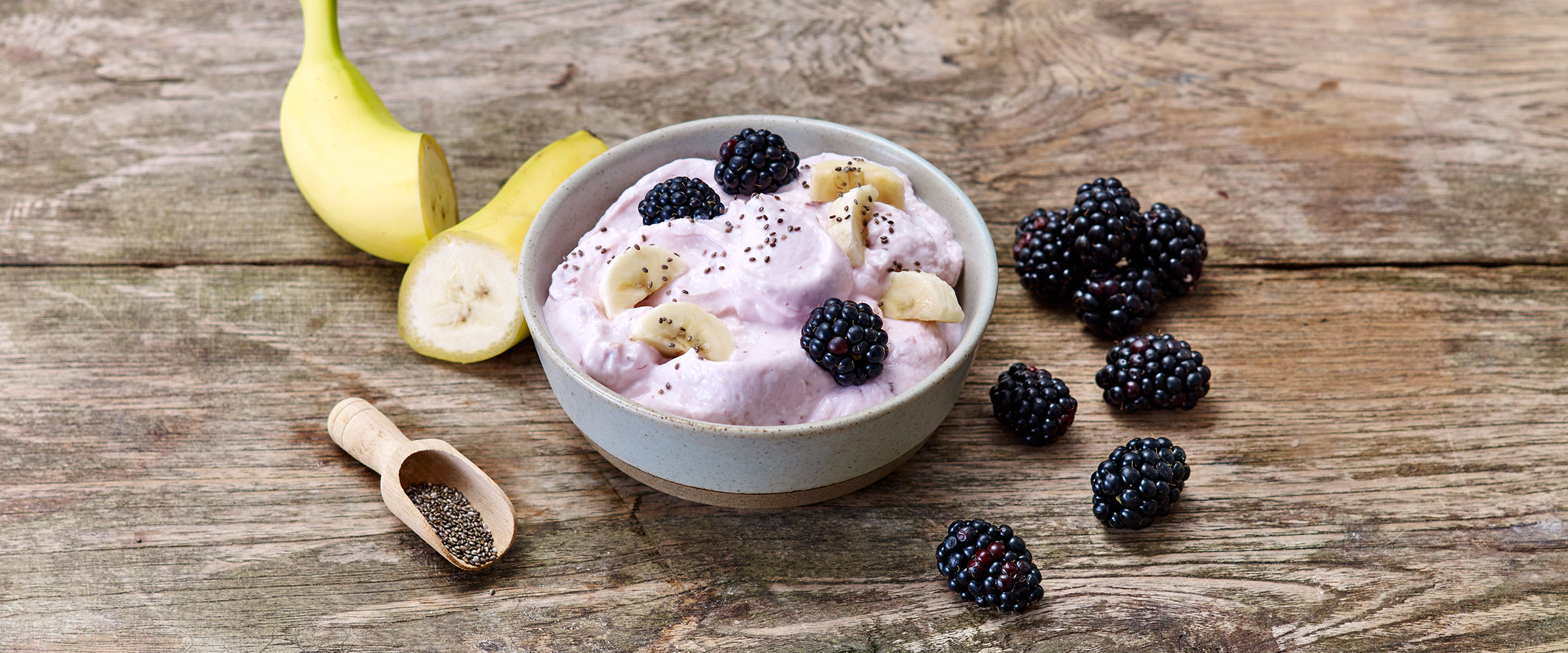 Obst und Mandeln als Belag für Skyr | Arlafoods.de - Rezept Obst und Mandeln als Belag für Skyr | Arlafoods.de - Rezept