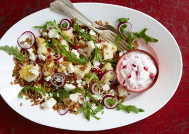 Lun blomkålssalat med granatæbledressing
