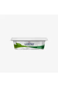 Lurpak® Plantebaseret tilbyder den samme gode smag og kvalitet, du forventer og kender fra Lurpak®, blot i et plantebaseret produkt.