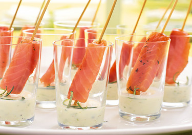 Gravad lax på spett med limesås