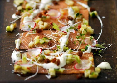 Laxcarpaccio med pepparrotskräm