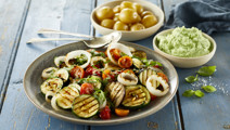 Grilled vegetables with edamame hummus 