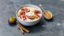 Granaatappel en vijg als topping voor Skyr