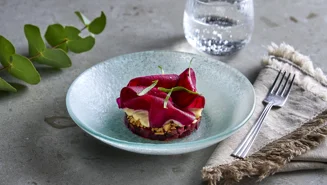 Tartar på hjort och rödbeta