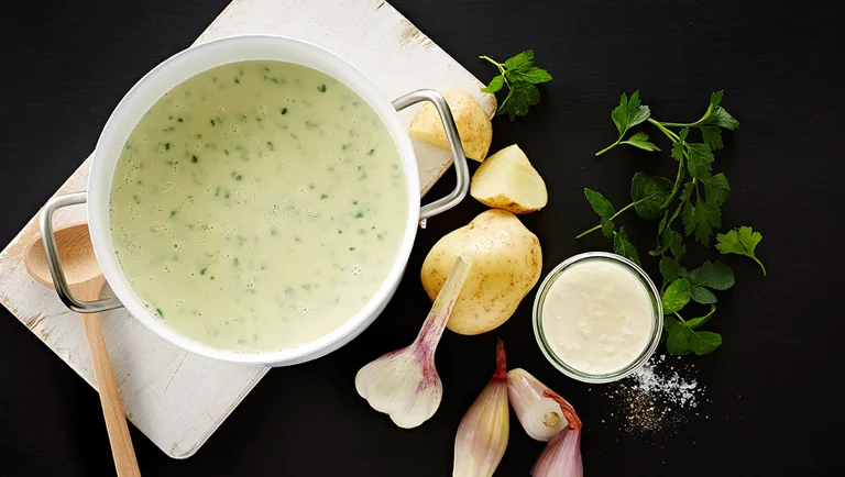 Skvalderkål-persillesuppe