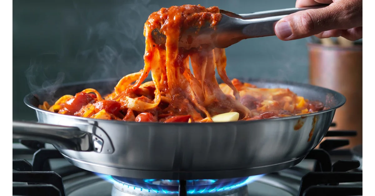 TOMATO & ANCHOVY SPAGHETTI