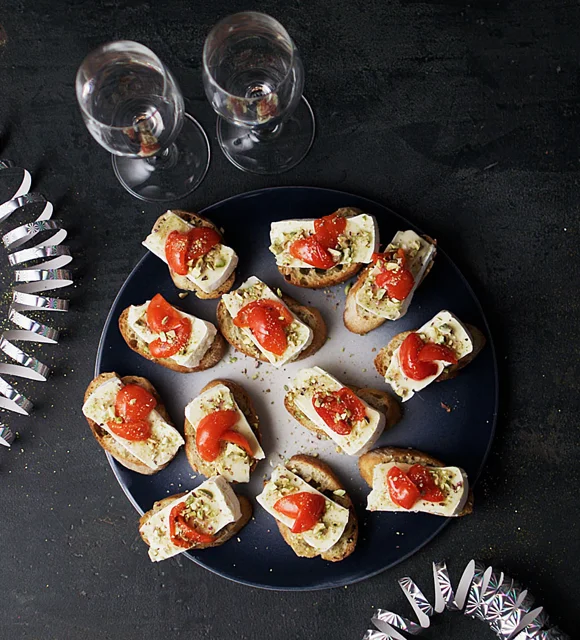 Crostini with Creamy White and peppadews