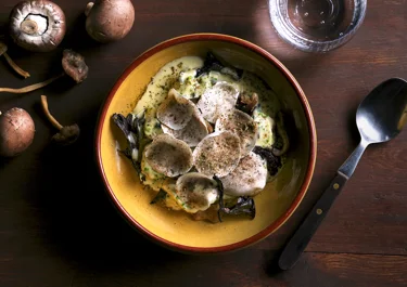 Färskostgnocchi med smörsås och svamp