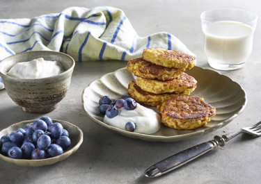 Helpot kolmen aineksen proteiinipannukakut