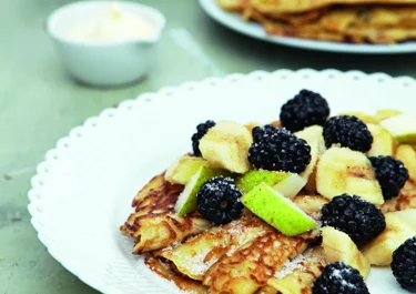 Oat pancake with fruit salad