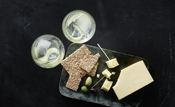 Gin & tonic with Mature Cheddar, crackers & olives