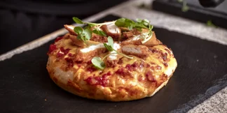 Crispy chicken pizza