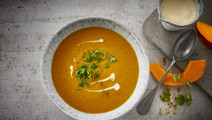 Krydret græskarsuppe med karry og ingefær