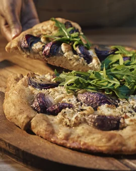 CARAMELISED ONION PIZZA