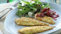 Stegte rødspættefileter og rabarberkompot