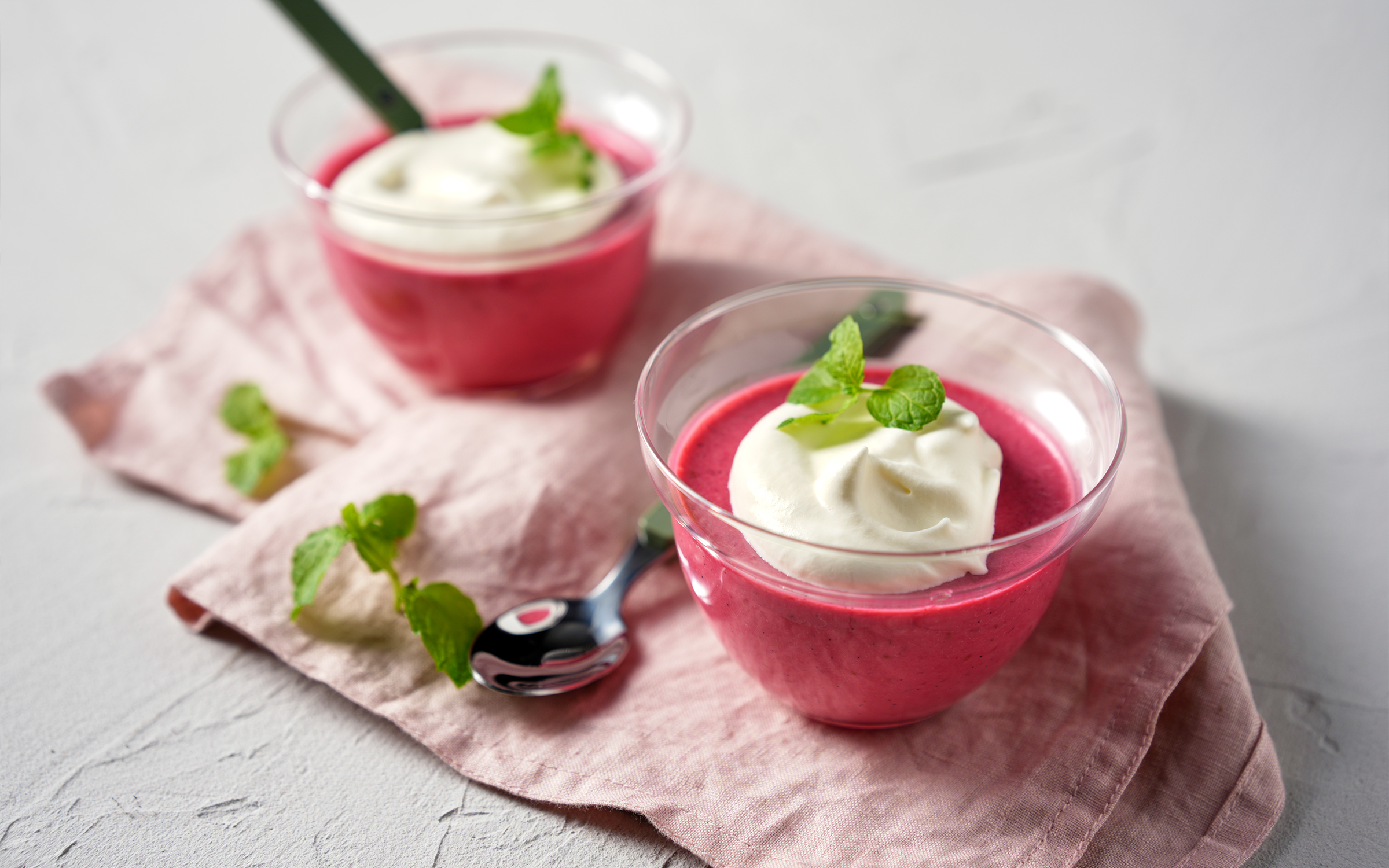 Hallonpannacotta