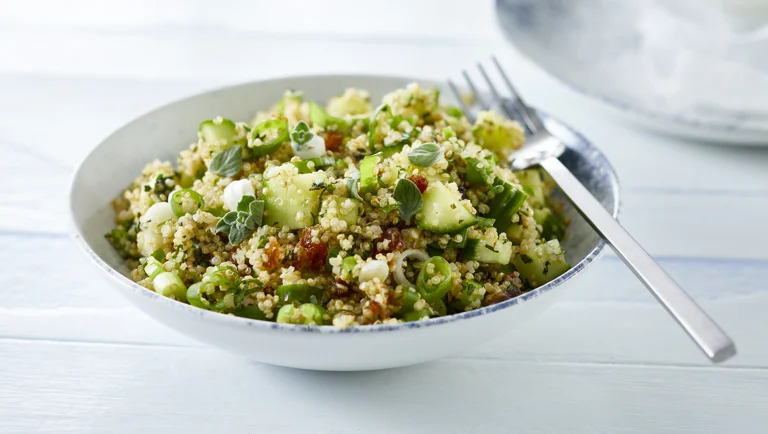 Quinoasalat med lime og agurk