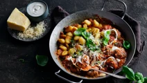 Köttbullar i tomatsås