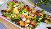 Ostsallad med smultron