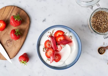 Strawberry and baked rhubarb topping for skyr