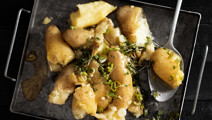 Kokt, krossad och rostad potatis