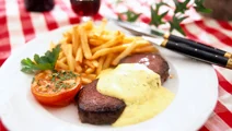 Biff bearnaise med vitlökstomater