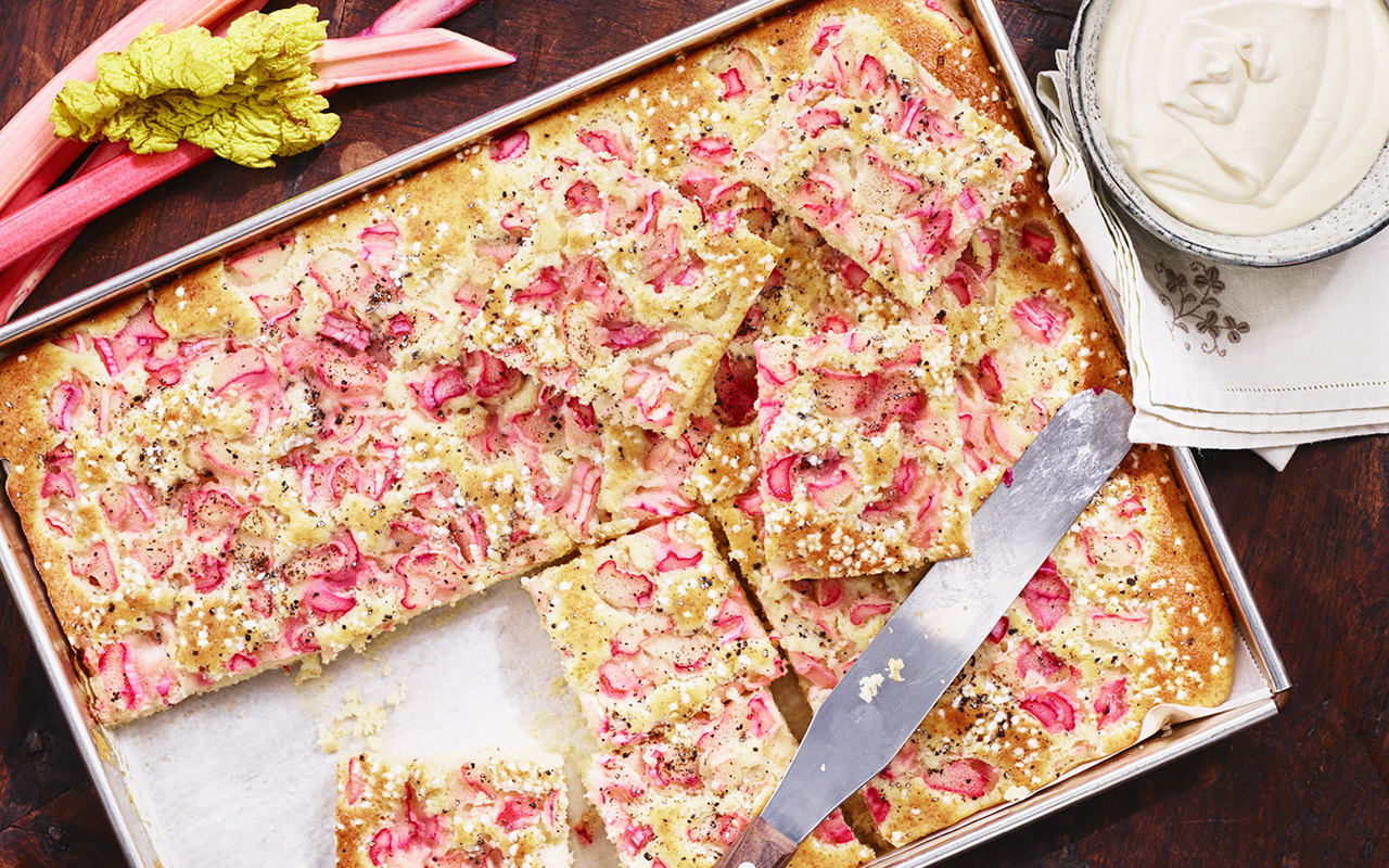 Rhabarber-Blechkuchen