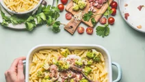 Cheesy ham and broccoli pasta