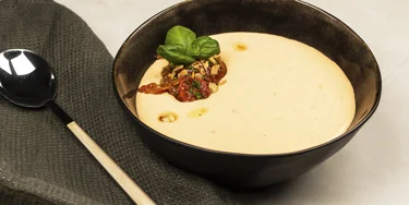 Raaka-aineet sekaisin – valmista! Arla Pron Juustocreme loistaa ravintoloiden arjessa.