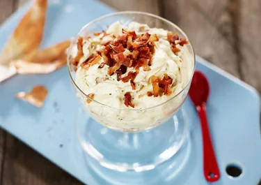 Bacon- och schalottenlökskräm