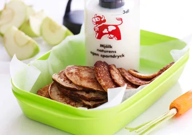Pancake breakfast with tart apples