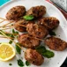 Grillade lammfärsspett med färskost